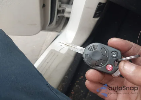 2010 Ford Mustang V6/V6 Premium из США, поврежденный, VIN 1ZVBP8EN3A5162987